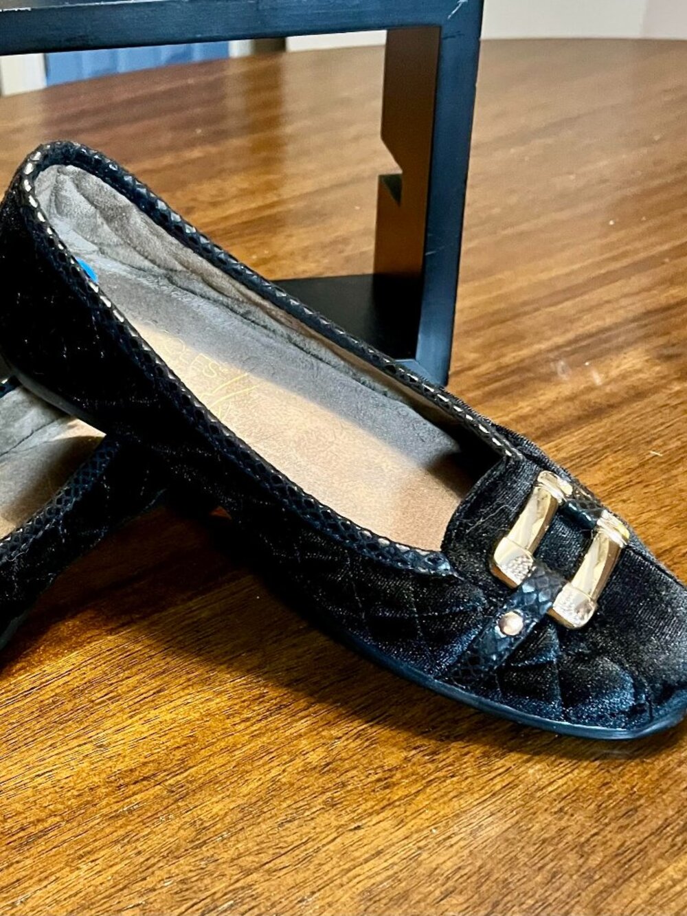 Size 7.5-Black Velvet Aerosoles Ballet Flats Quilted Design & Metallic Buckle